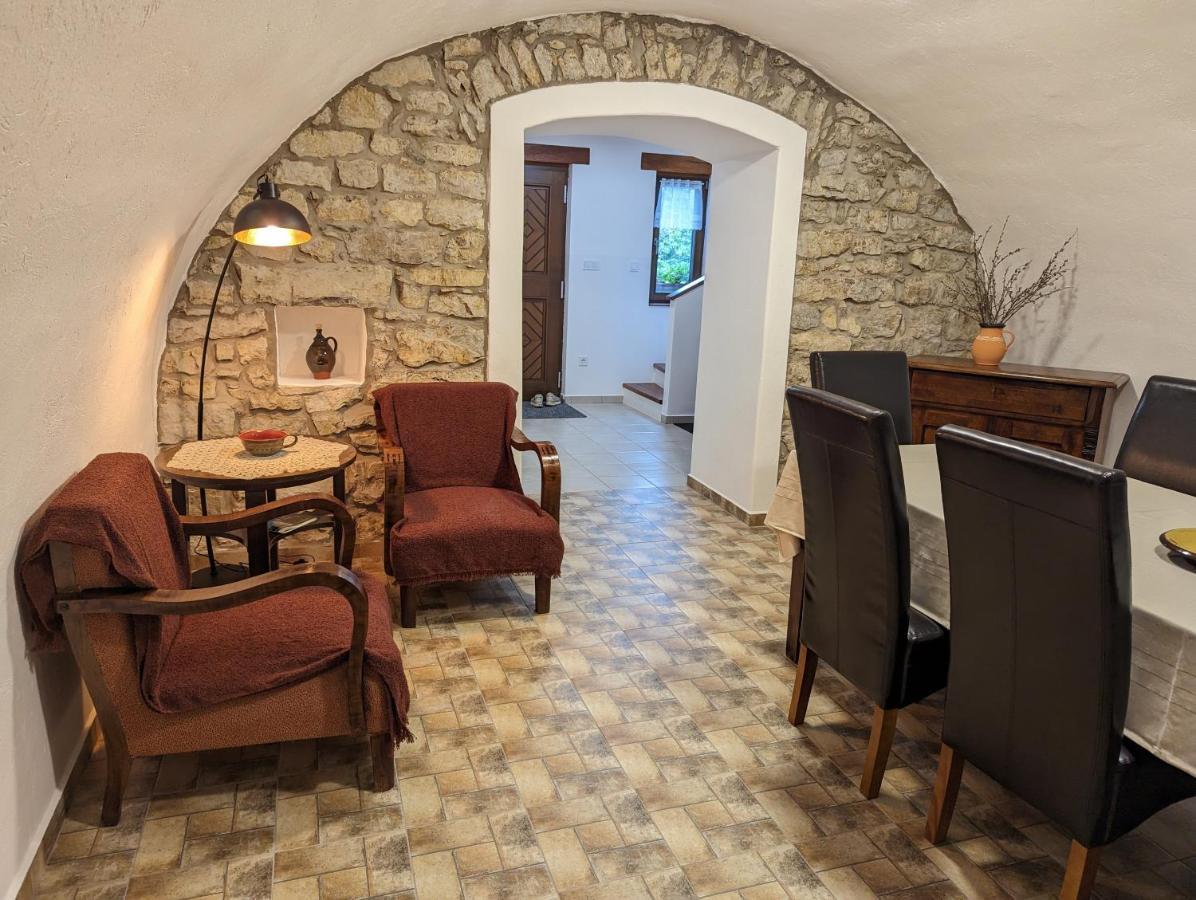 Kosbor Vendégház Monoszlo Exterior foto